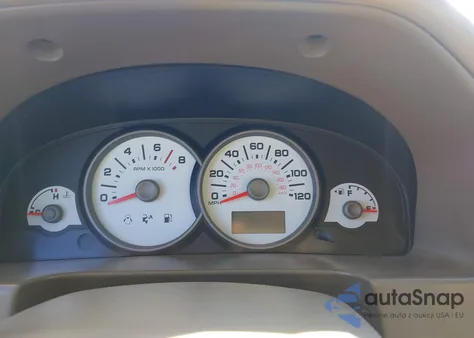 2005 Ford Escape Xlt from USA, damaged, VIN 1FMYU03165KB24227